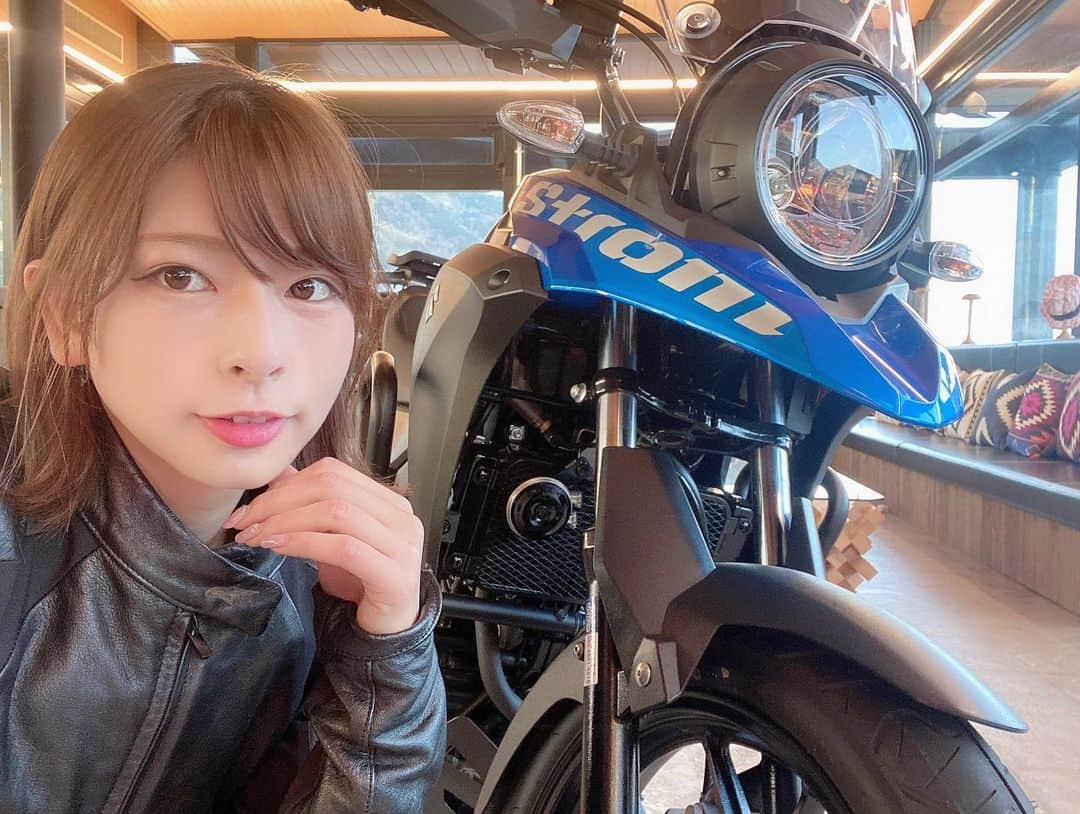 葉月美優さんのインスタグラム写真 - (葉月美優Instagram)「❥ FMヨコハマ Bikers Paradise Sweet Emotionに出演させて頂いてます！ . 今週は後編です♫ . . . 聴けない地域や聞き逃してしまった方はradicoで聴くことができるみたい💕 . . . またYouTubeに、動画も上がってるので バイカーズパラダイス公式チャンネルにてチェックしてください🎧 . . . ASMRなので新感覚番組でした♫ . . . . . #バイカーズパラダイス #fmヨコハマ #ラジオ #バイク女子 #vstrom250 #アルパイン #alpainstar #bikersparadise #fashion」4月24日 0時50分 - miu_haduki