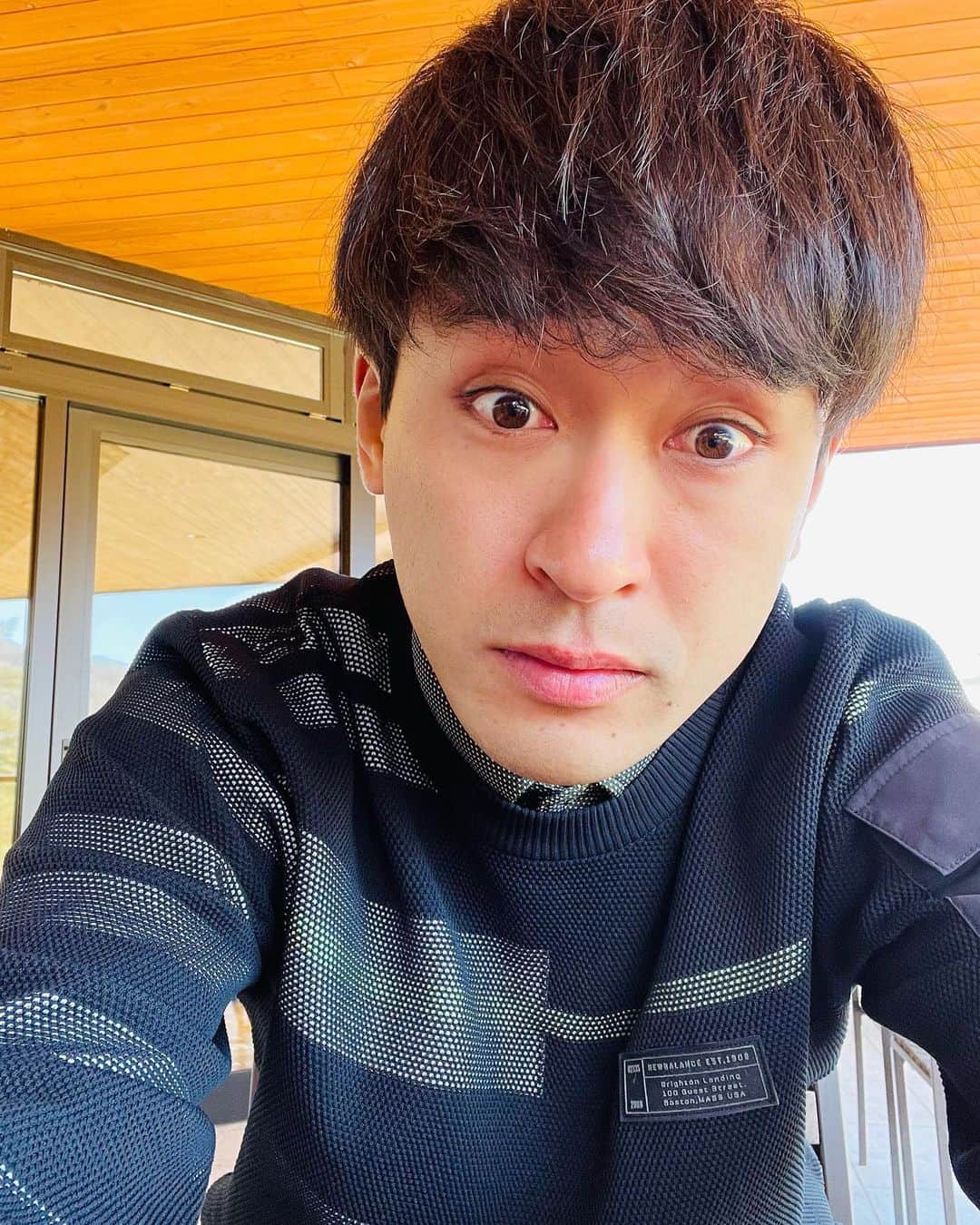 としみつのインスタグラム：「目パンパンのゴルフでした🏌️‍♂️」