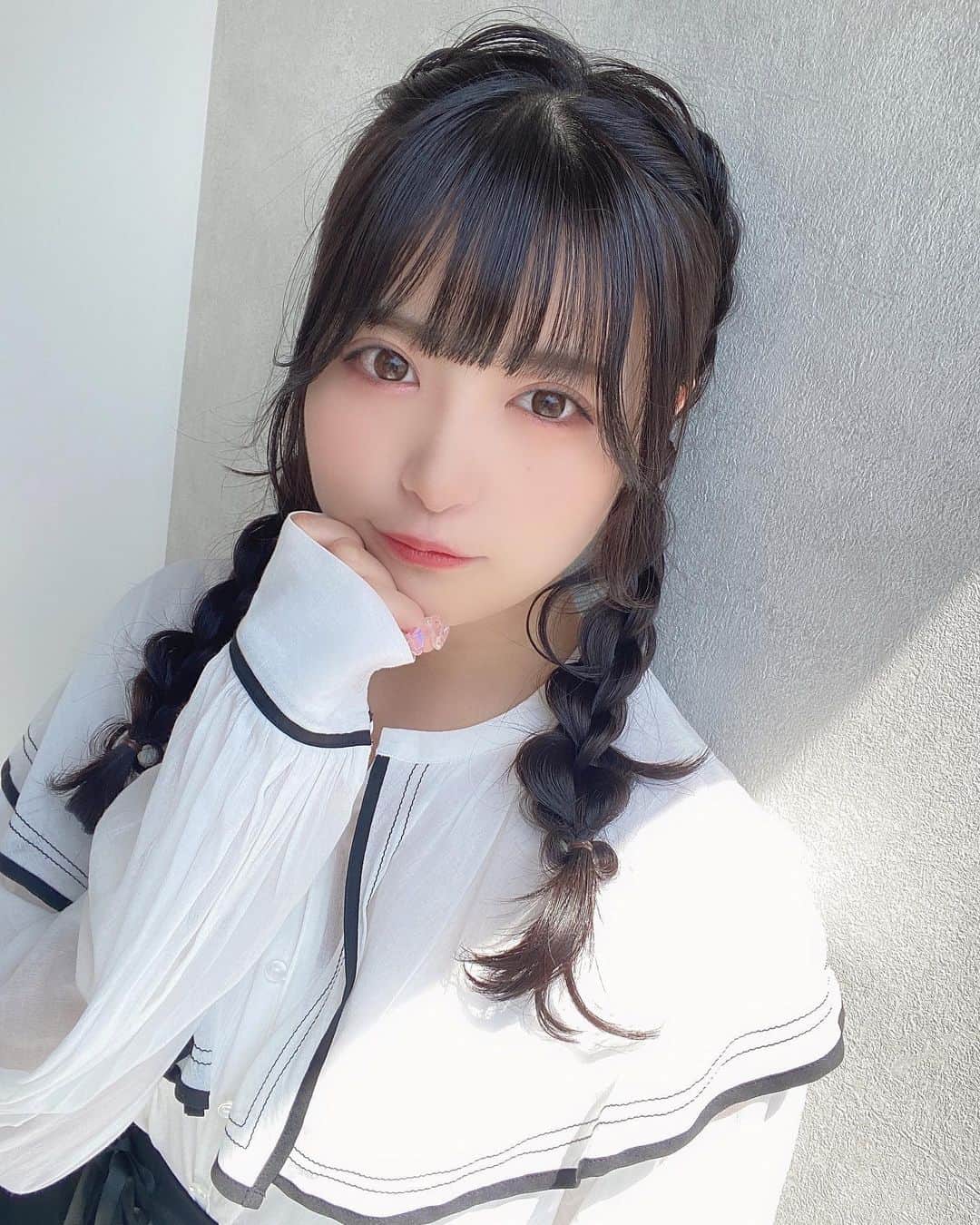 竹内花のインスタグラム：「前髪、おくれ毛カットトリートメント かわいいヘアセットまでしてもらいました^_^！ 天才 @yudai.t820 さん  ありがとうございます〜  #グラビア #グラビアアイドル #アイドル #撮影会 #撮影会好きな人と繋がりたい #カメラ #カメラ好きな人と繋がりたい #被写体 #撮影会モデル #ポートレート #ポートレート撮影 #自撮り界隈 #gravure #gravureidol #camera #그라비아 #셀카」