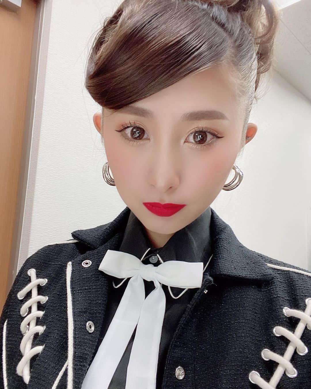 青野美沙稀さんのインスタグラム写真 - (青野美沙稀Instagram)「この分け方久しぶりすぎた🎀﻿ ﻿ #biscats #thebiscats #ビスキャッツ﻿ #rockabilly #ロカビリー #ウエスタン #ウエスタンスタイル #リボンタイ」4月23日 19時18分 - misaki_aono