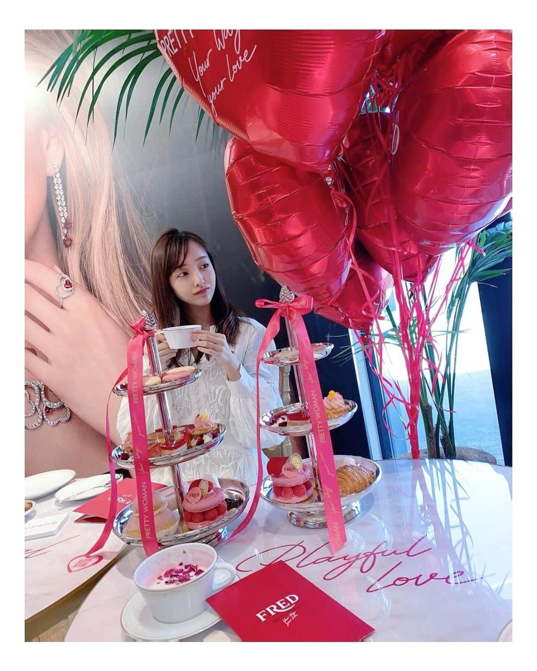 板野友美さんのインスタグラム写真 - (板野友美Instagram)「afternoon tea at the @fredjewelry 🌷 とっても可愛い空間でした♡  #FREDPrettyWoman #YourWayYourLove #FREDBATSU #FREDjewelry @fredjewelry」4月23日 19時11分 - tomo.i_0703