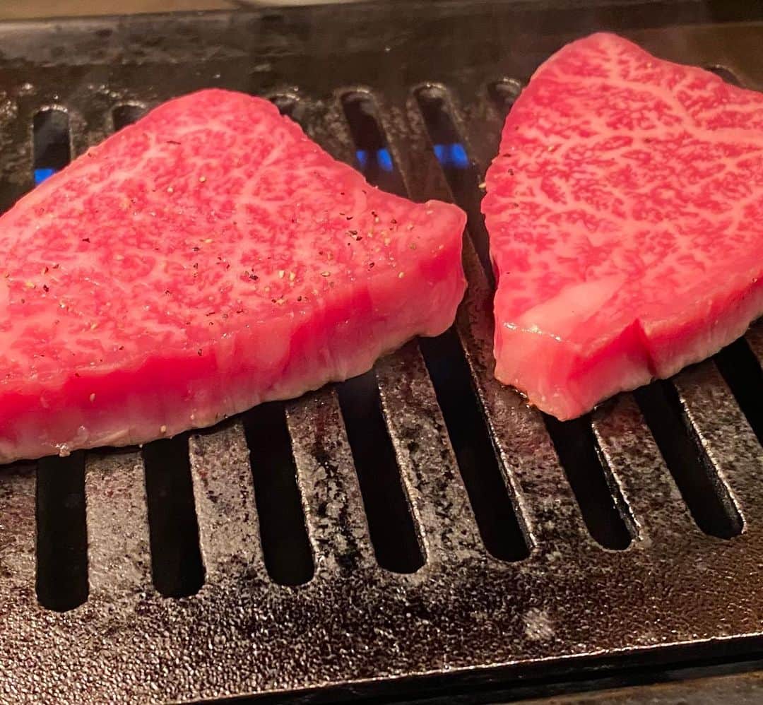 白木優子のインスタグラム：「肉肉肉肉肉肉ーーーーーー！  #白木優子 #熟女顔 #美熟女顔 #熟女 #おっぱい #av」