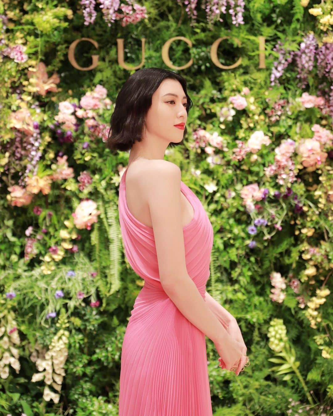 三吉彩花さんのインスタグラム写真 - (三吉彩花Instagram)「Gucci並木 New open✨  とても品のあるラグジュアリーな空間で 店内は生花があしらわれていてとても良い香り💐  #GucciNamiki #グッチ並木 @gucci」4月23日 20時50分 - miyoshi.aa