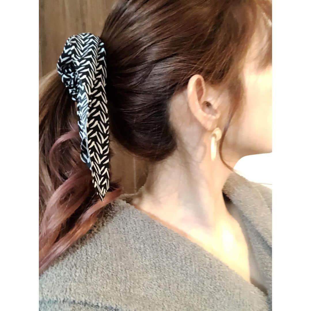 後藤真希さんのインスタグラム写真 - (後藤真希Instagram)「このタイプのヘアアクセ最近お気に入り！  #ヘアゴム #ヘアアクセ #ポニーテール」4月23日 20時52分 - goto_maki923