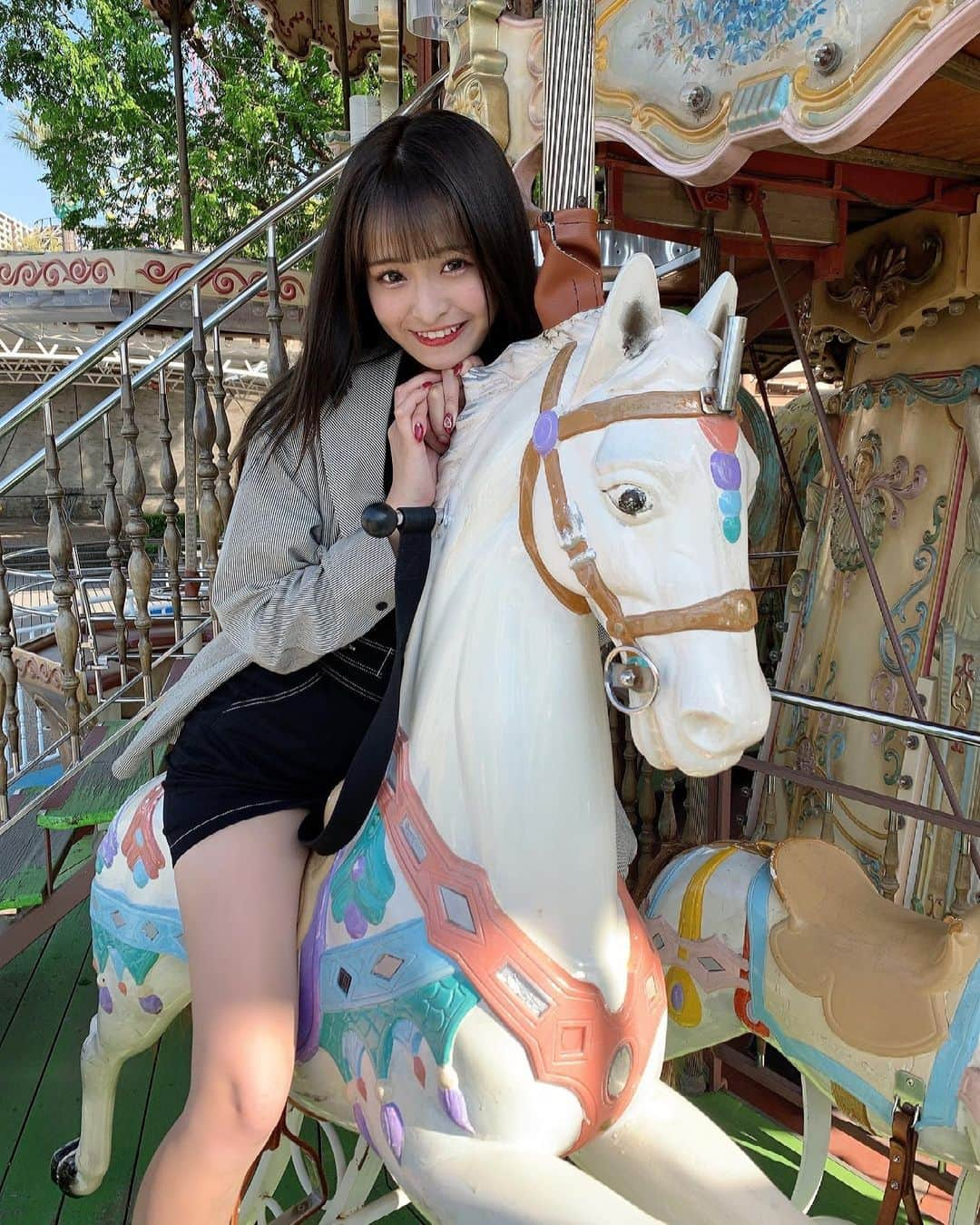 清水里香さんのインスタグラム写真 - (清水里香Instagram)「﻿ ﻿ 小学生ぶりくらいに乗った🐴💗﻿ ﻿ ﻿ ﻿ #ひらパー」4月23日 21時15分 - partyyy_chu