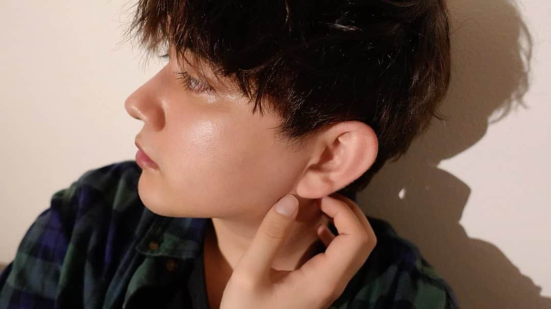 Tommyのインスタグラム：「せっかく新しいカメラ買ったんだから色々撮らないとね📸  #selca #selfie #selfietime #selstagram #me #instapic #instaboy #instadaily #instagood #instalike #셀스타그램 #셀피 #셀프 #셀카 #나 #얼스타그램 #뷰스타그램 #일상 #데일리룩 #데일리 #follome #l4l #f4f #makeup #カメラのある生活 #カメラのある暮らし #カメラ男子」