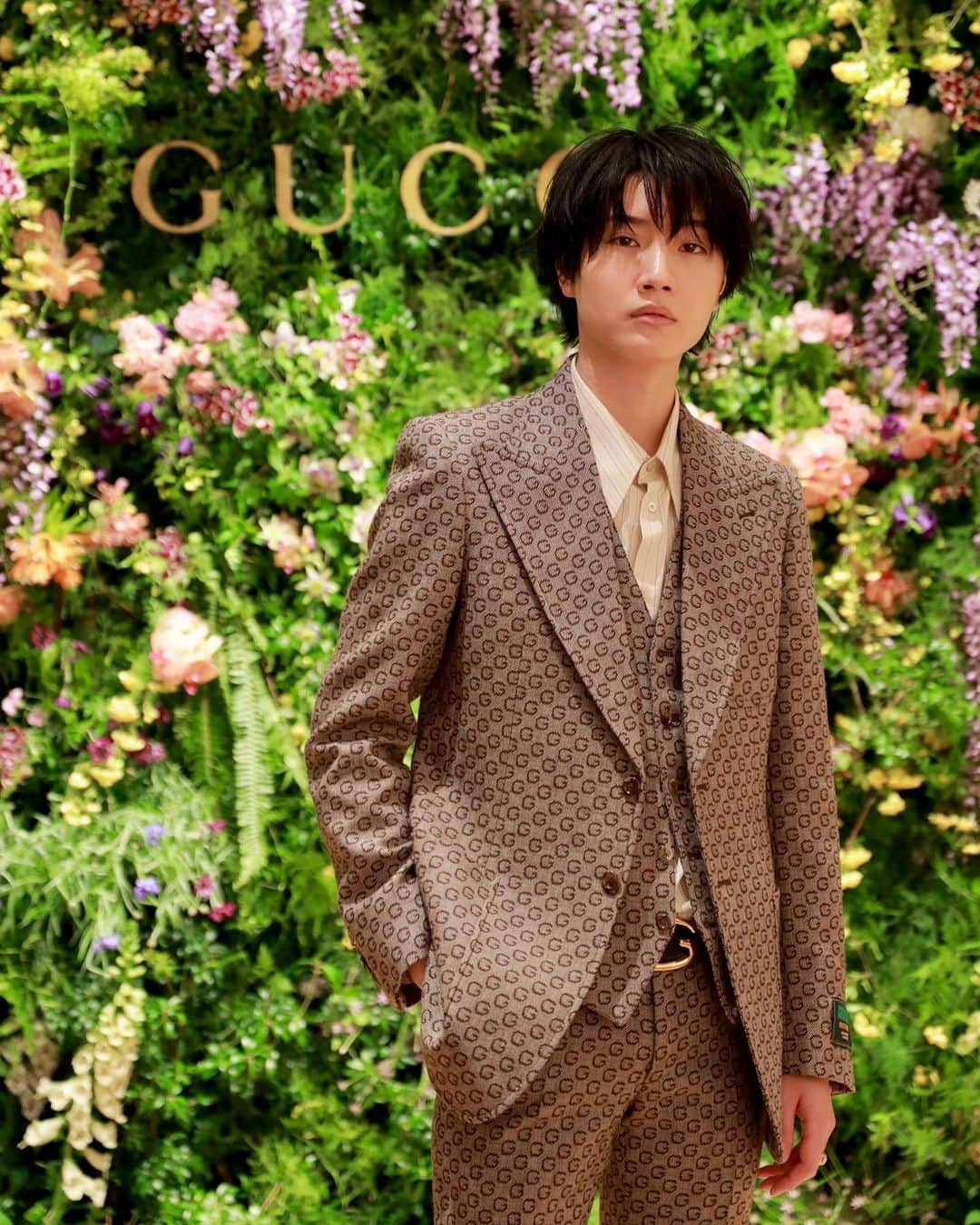 桜田通さんのインスタグラム写真 - (桜田通Instagram)「GUCCI Namiki Opening Preview  新しく銀座の並木通りにオープンするGUCCIに行きました。 自然と共存した温かみのある店内が素敵でした🌿 生花の香りがとても心地良かったです✨  #GucciNamiki #グッチ並木 @gucci」4月23日 21時59分 - dorisakurada