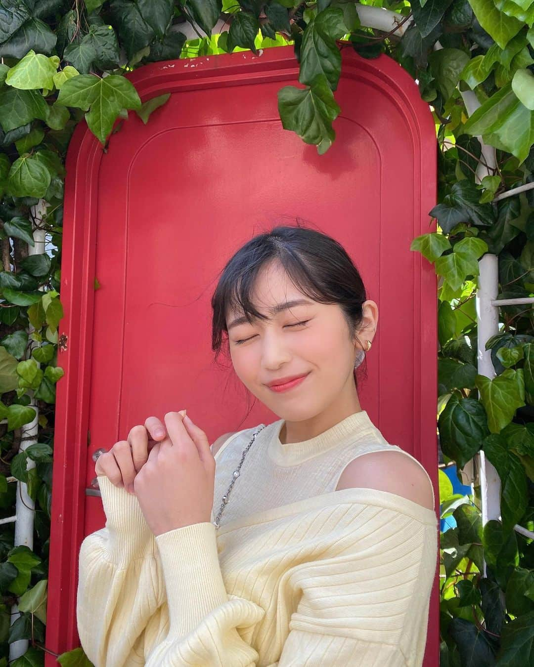 浅野杏奈さんのインスタグラム写真 - (浅野杏奈Instagram)「金曜日お疲れさまです🌼﻿ ﻿ 前髪😂笑﻿ ﻿ #ポートレート #fashion #followme  #ootd  #coordinate #コーデ #时装 #style」4月23日 22時09分 - this.is.anna_box