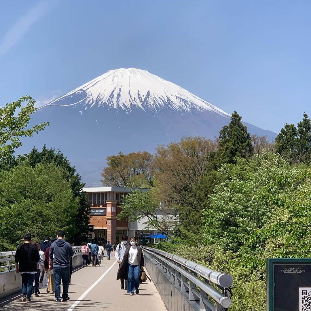 大槻ひびきさんのインスタグラム写真 - (大槻ひびきInstagram)「みんなで朝からお買い物🧡」4月24日 2時27分 - yanhibi0221