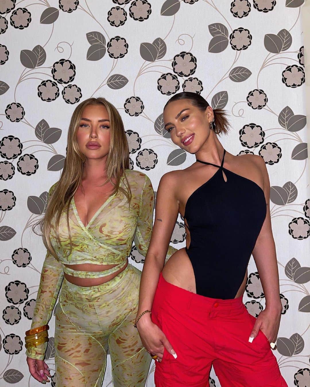 Anastasia Karanikolaouのインスタグラム：「my chick bad」