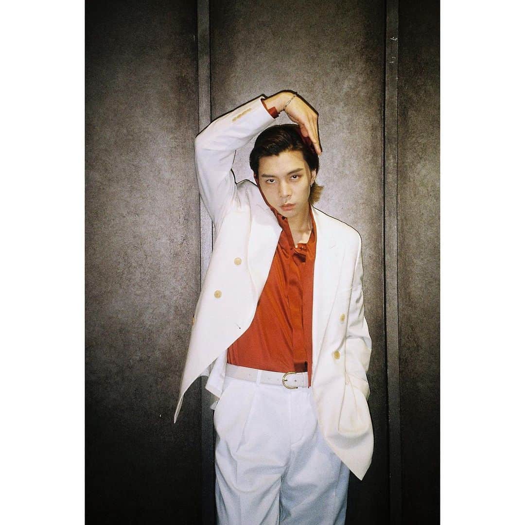 NCT 127さんのインスタグラム写真 - (NCT 127Instagram)「📸✨🕺🏻  #JUNGWOO #JOHNNY  #THE_NEXT_NEO_MODEL #NCT127 #NCT #도전_네오모델_코리아」4月24日 18時53分 - nct127