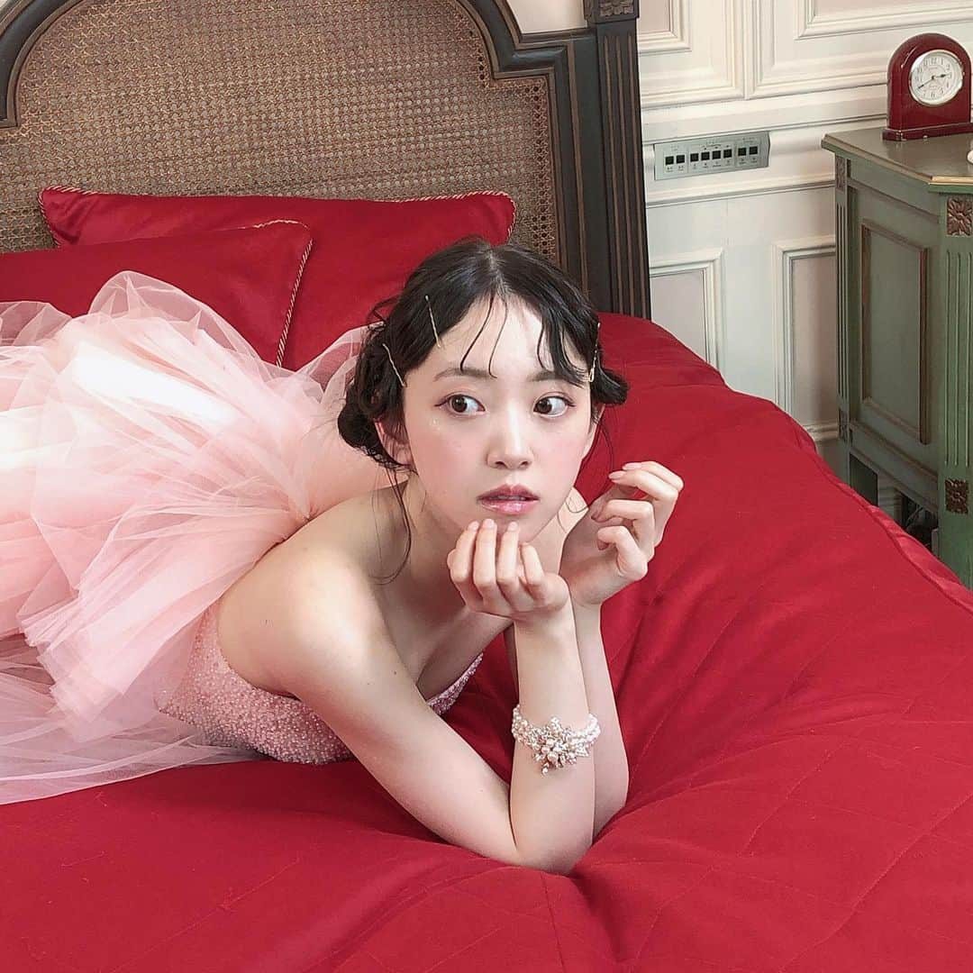 堀未央奈さんのインスタグラム写真 - (堀未央奈Instagram)「🩰🤍  るん  今日は深夜25:30〜 オレたちゴチャ・まぜっ！📻 です  聴いてください❤︎  #いつのまにか #堀未央奈フォトブック」4月24日 19時02分 - horimiona_official