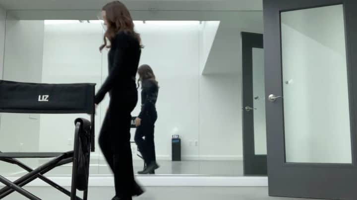 メーガン・ブーンのインスタグラム：「Learning to walk as Liz, again.」