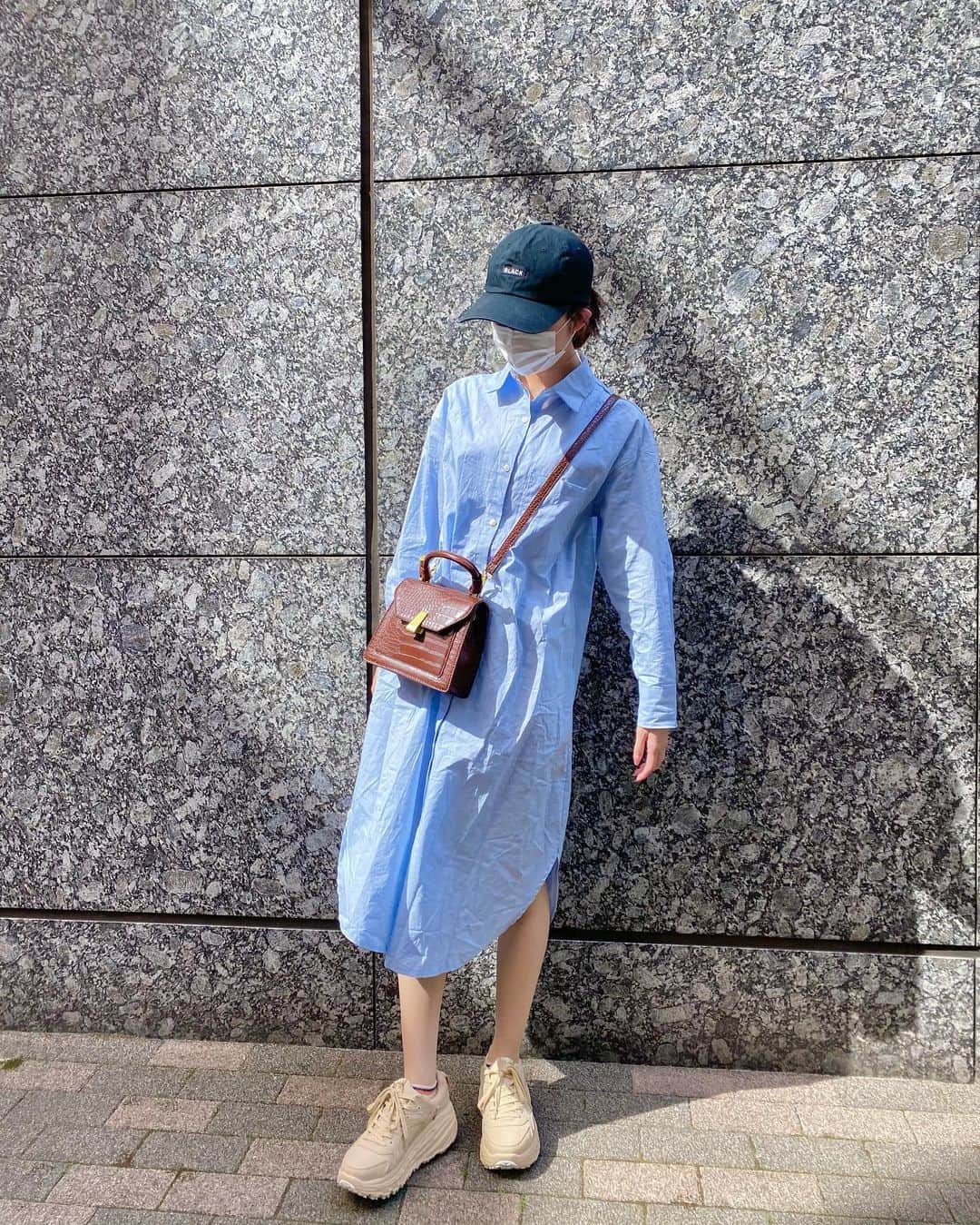 松川菜々花さんのインスタグラム写真 - (松川菜々花Instagram)「・ 私服👗 dress→ @allercamarade  shoes→ @uggjapan @ugg  hat→ @maeda_nozomi  bag→ @creamsoda.official___   シワシワでさーせぇーん🙏  #今日のコーデ #ootd #春コーデ #初夏コーデ #ワンピース #青ワンピース #ブルーワンピース #楽ちんコーデ #オフコーデ #大人コーデ #シンプルコーデ #ななかコーデ #スニーカー #スニーカー女子」4月24日 11時18分 - matsukawa__nanaka