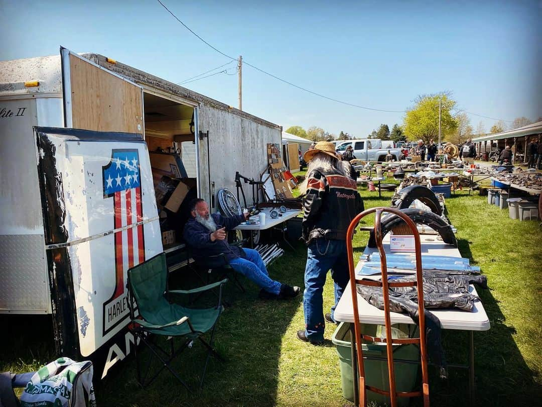 綾部祐二さんのインスタグラム写真 - (綾部祐二Instagram)「I got a nice pipe in Pennsylvania.  #OleySwapMeet #shovelhead」4月24日 13時34分 - yujiayabe