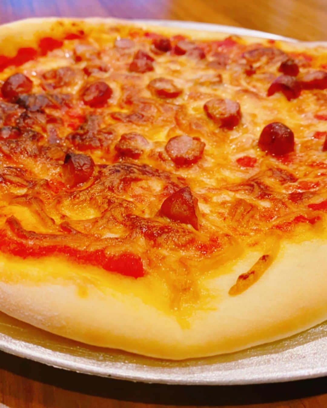 保田圭さんのインスタグラム写真 - (保田圭Instagram)「昨日、息子はパパとピザ作りしてました♡生地から作ったピザ美味しかった〜！私はサラダでも…って事でコブサラダを作りました。ほぼ材料切っただけですけどね。笑　#ブログも書きました〜」4月24日 15時50分 - keiyasuda1206