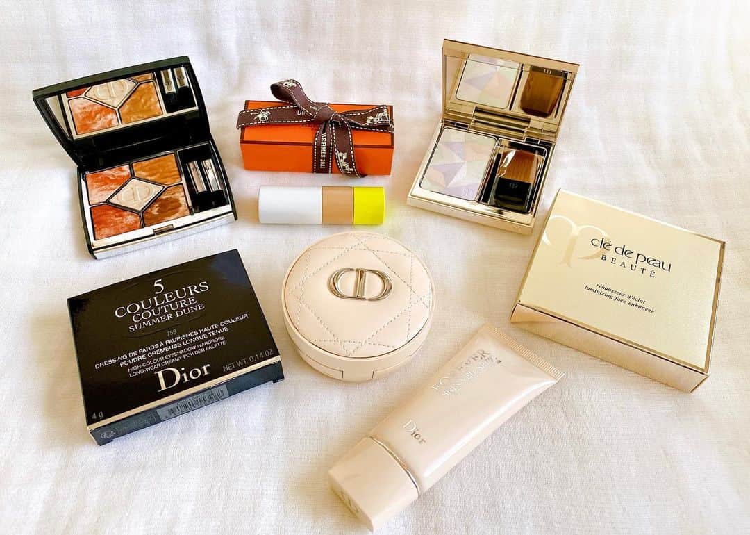 吉田有希さんのインスタグラム写真 - (吉田有希Instagram)「New Cosmetics💄💖 #cosmetics #spring #dior #cledepeau #hermes #gift #birthdaypresent #thankyou」4月24日 18時17分 - yuuki329_h