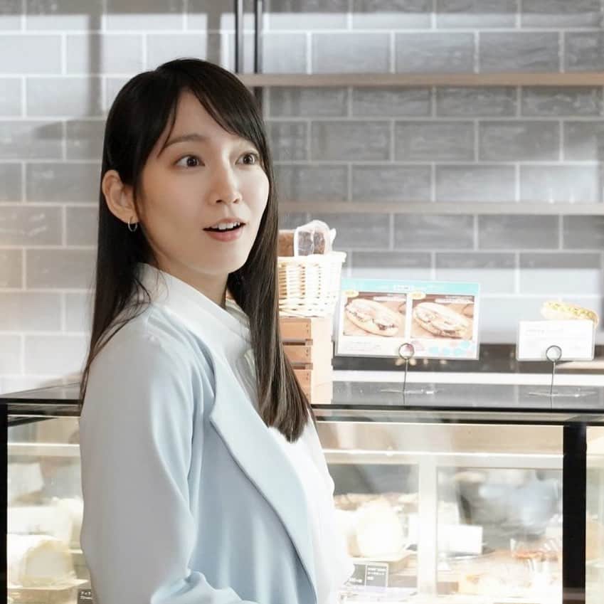 吉岡里帆 　ファンアカウントのインスタグラム：「🕊 #吉岡里帆 #rihoyoshioka」