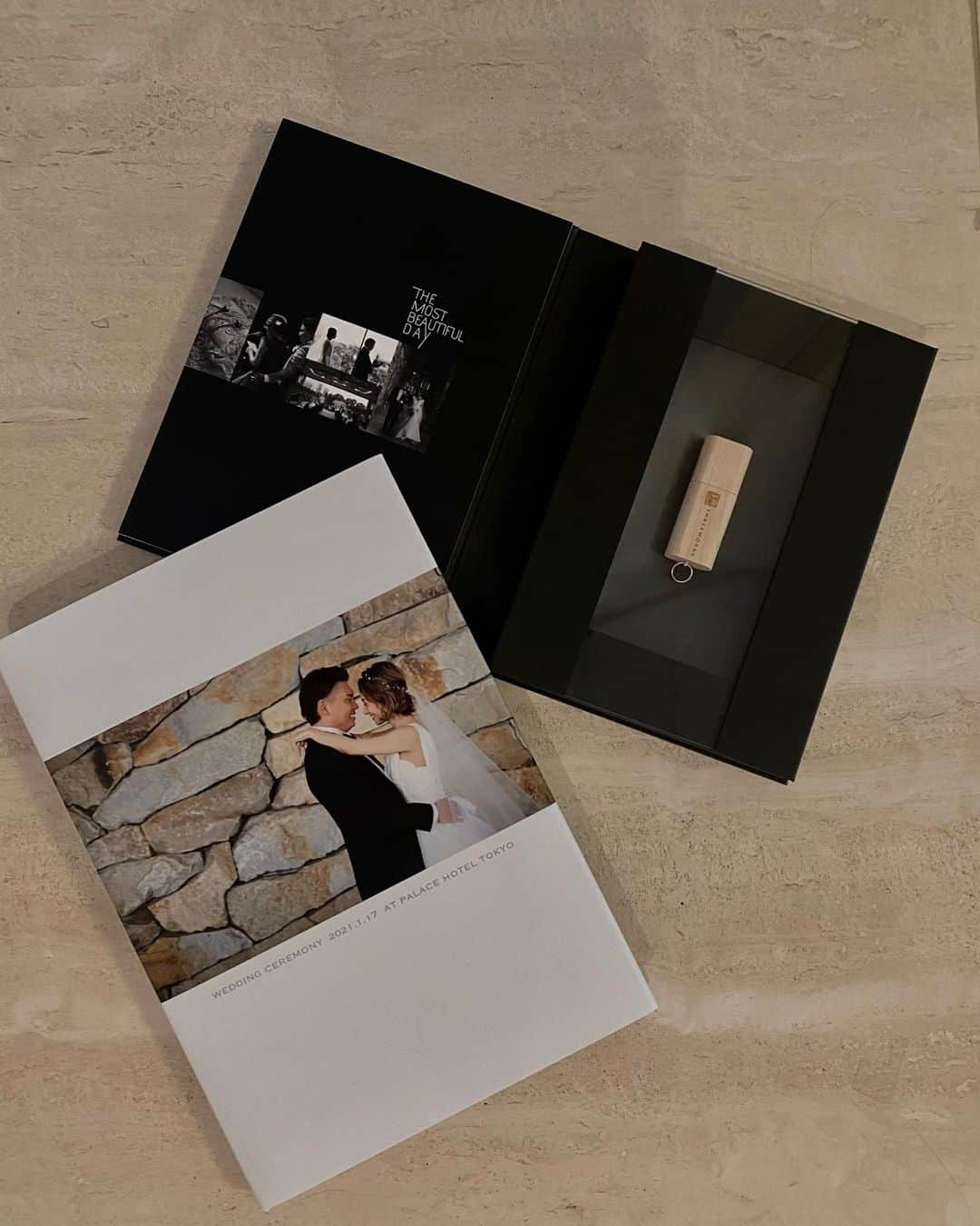 宮本沙恵のインスタグラム：「memory...💍 . 届きました🕊 #パレスホテル#wedding#結婚式#アルバム#ムービー」