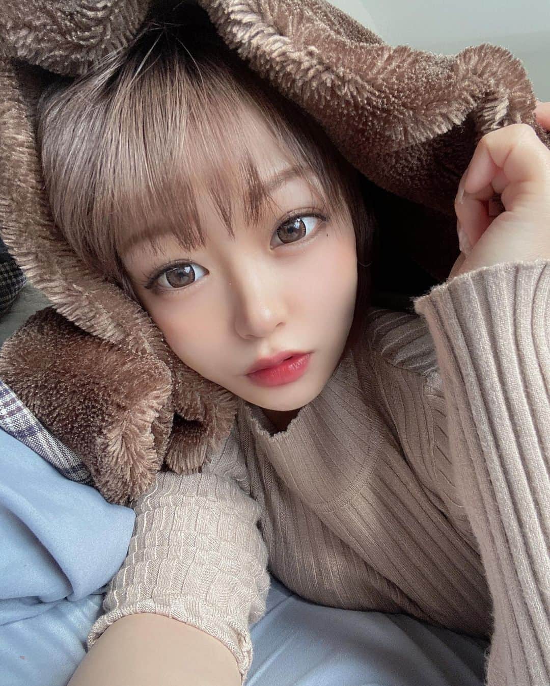 妃菜のインスタグラム：「・ 休日は起きれません🙃🙃 ・ #サロンモデル#ヘアーアレンジ#ヘアースタイル#名古屋#ビジョビ#instagood#followme#photooftheday#fashion#selfie#style#makeup#hair#model#ootd#look#nagoya#swag#좋아요#좋아요그램#일상#데일리#팔로우#패션#셀카#셀피#얼스타그램#메이크업#오오티디#데일리룩」