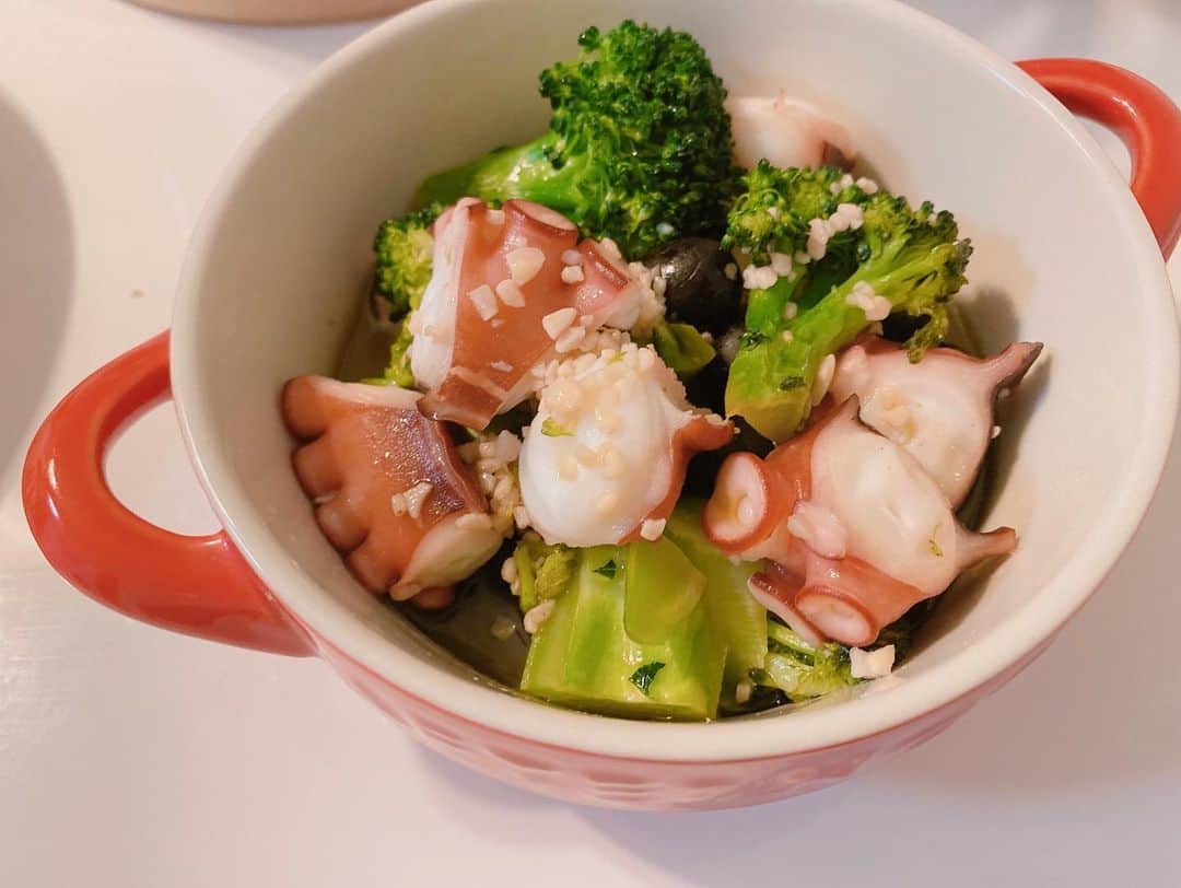 川島海荷さんのインスタグラム写真 - (川島海荷Instagram)「家族で洋食を食べた日🍷 盛り付け、ちょいちょい雑…… #ウミズキッチン」4月24日 20時31分 - umika_kawashima