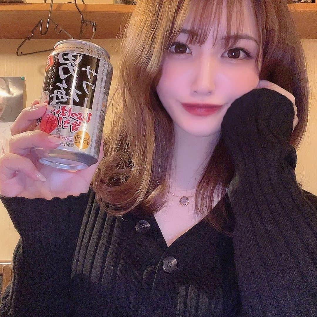 餃子のりさちゃんのインスタグラム：「飲む？🤫♥️」