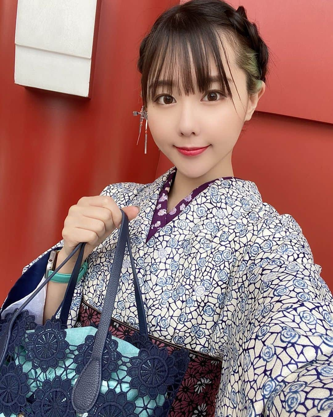 神成藍子さんのインスタグラム写真 - (神成藍子Instagram)「浅草で着物着たよ〜🥰柄の着物も可愛い❤️ #毎日あへこ #着物 #和服 #浅草 #浅草寺」4月24日 20時33分 - kanna_nijimura