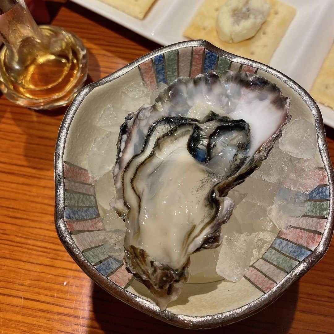 市川美織さんのインスタグラム写真 - (市川美織Instagram)「牡蠣たべたすぎる🦪  #広島 #牡蠣食う研  #広島レモン大使」4月24日 21時10分 - miori_ichikawa