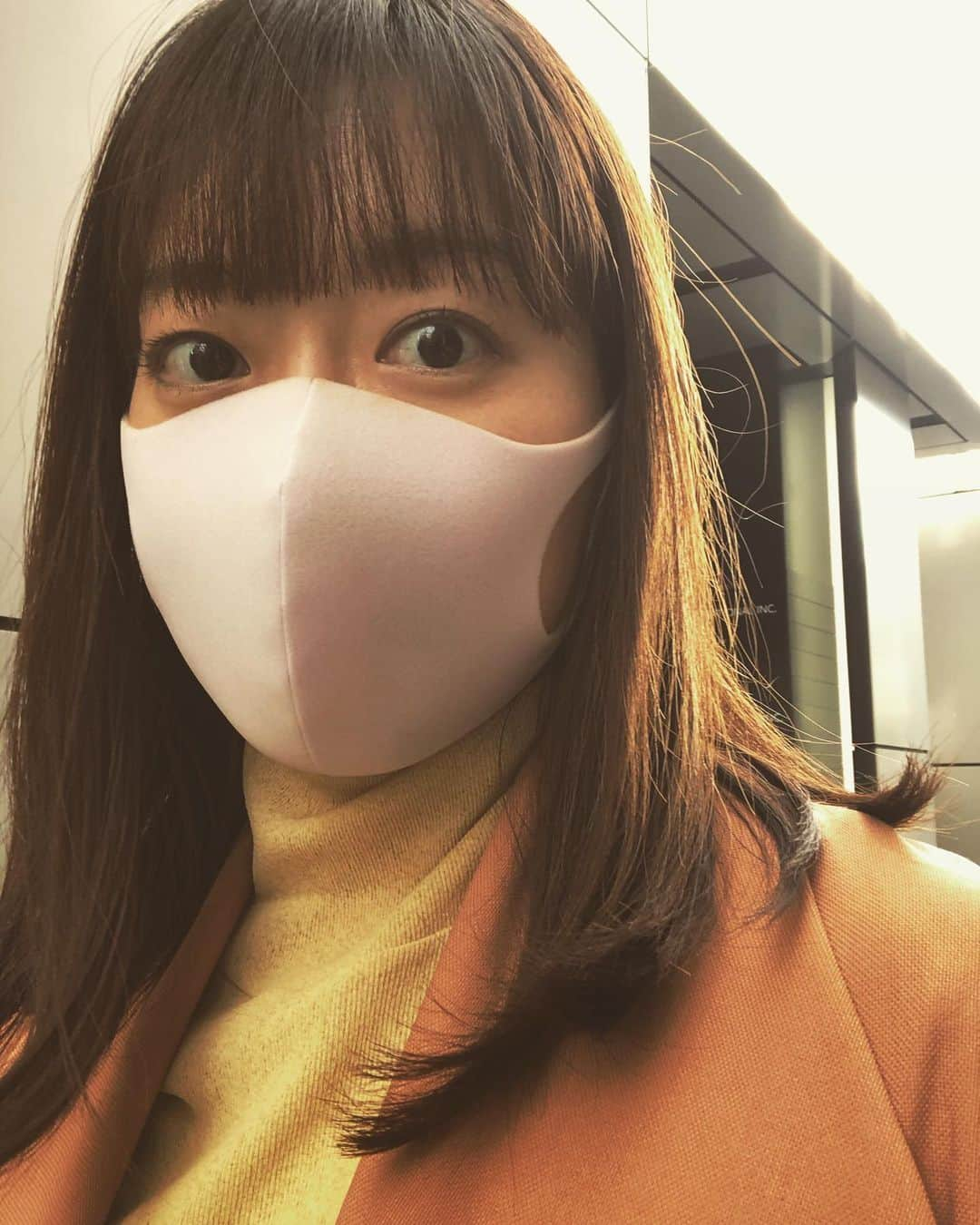 大村彩子のインスタグラム：「色々頭がぐるぐる。 日光を浴びてチャージするありがたさ。 深呼吸深呼吸。  #ビタミンカラー#髪の毛に潤いを #心にもUruoiを」