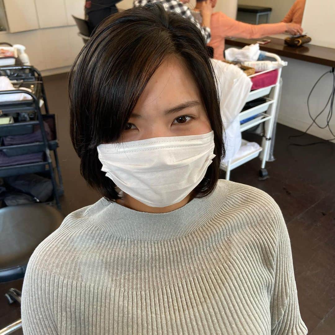 尾崎里紗のインスタグラム：「最近携帯がおかしくて誤作動で消去してしまったので上げ直し^^;  人生初！少しだけカラー入れてみました💇🏼‍♀️﻿ 分かりますか？﻿ ﻿ ﻿ ﻿ ﻿ #glico ﻿ #powerproduction ﻿ #head ﻿ #headtennis_official﻿ #headjapan﻿ #teamhead ﻿ #asicstennis﻿ #teamasics ﻿ #imoveme﻿ #onitsukatiger ﻿ #株式会社タイド ﻿ #TIDE. ﻿ #gram3 ﻿ #グラムスリー ﻿ #tbc_aesthetic ﻿ #エステ ﻿ #エステティックtbc ﻿ #尾崎里紗 ﻿ #risaozaki ﻿ #tennis ﻿ #tennisplayer ﻿ #テニス ﻿ #fitness ﻿」