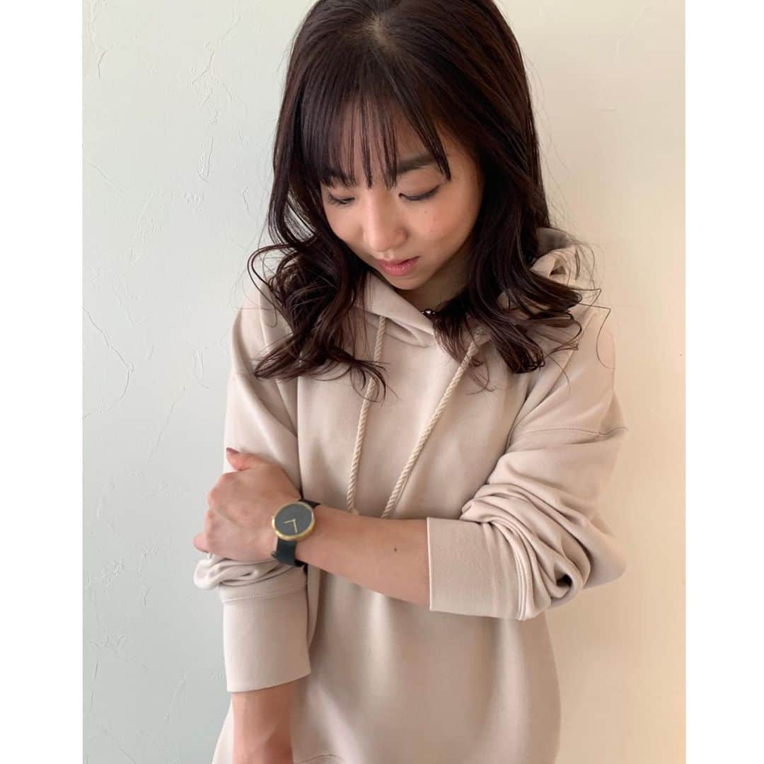 寺本明日香さんのインスタグラム写真 - (寺本明日香Instagram)「Smile❤ ・ ・ New hair color💇‍♀️✨ @akane_tom  ・ ・ New watch⌚✨ @mavenjapan  ・ ・ Thank you🥰  #マベンウォッチ#腕時計 #ヘアカラー#ヘアスタイル」4月24日 22時02分 - teramoto_asuka