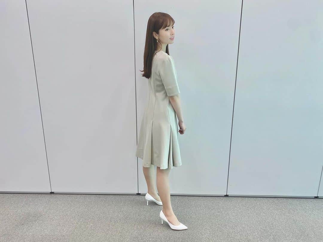 角谷暁子のインスタグラム：「「日経プラス9サタデー」でした。今週もお疲れ様でした。日曜日ゆっくり休みましょう☺︎」