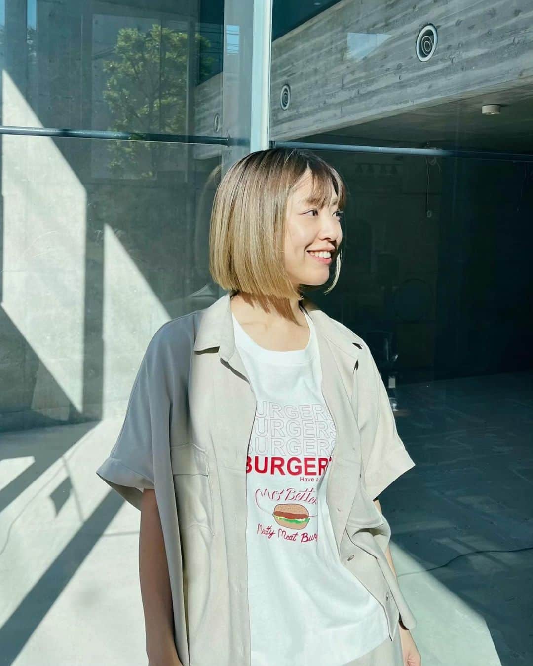 本橋優華のインスタグラム：「#🍔  Tシャツ☺︎  #tshirt#graphict#hamburger#bob#saturday#outfit#tokyo」