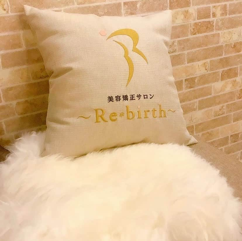 月中秋実さんのインスタグラム写真 - (月中秋実Instagram)「・ ・ また行きたいサロン✨ 【@rebirthfuji】 ・ ・ 都内から通う人もたくさんいて 効果的だからとてもおすすめだよ☺️ ・ ・ ・ #富士市整体#リバース美容矯正部#コラーゲンマシン#富士市小顔#富士市リバース#西宮市リバース#美容矯正#ろっかん式」4月25日 1時32分 - tukinakaakimi