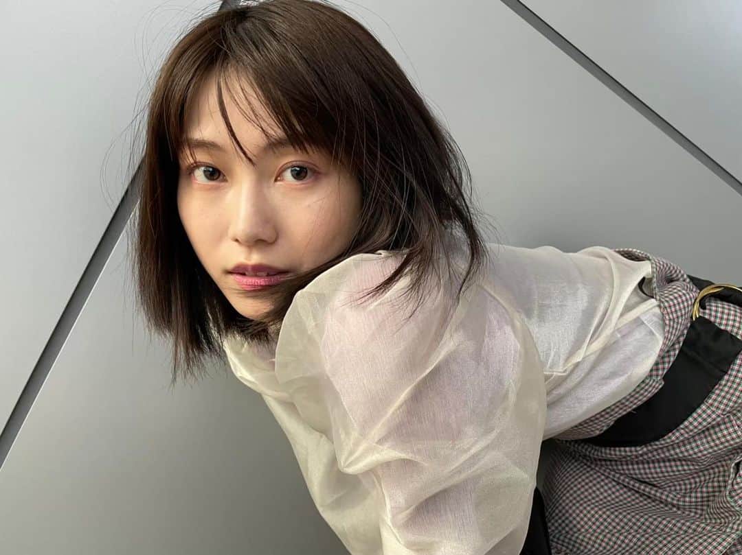 横山由依のインスタグラム：「新しいアイコン📷 Photo by my sister.  #newprofilepic」