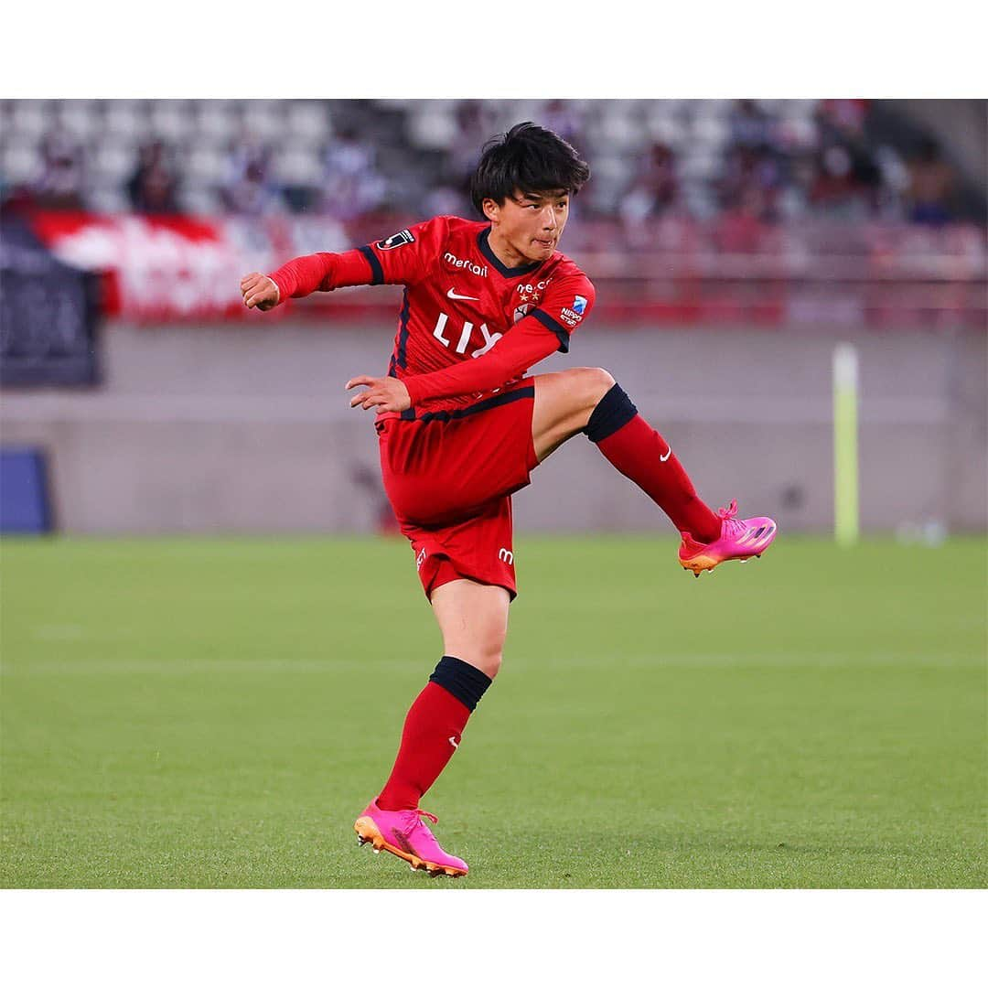 鹿島アントラーズさんのインスタグラム写真 - (鹿島アントラーズInstagram)「前へ。  #鹿島アントラーズ #kashimaantlers #明治安田生命Ｊ１リーグ #Ｊリーグ #カシマスタジアム #上田綺世 #三竿健斗 #レオシルバ #leosilva #沖悠哉 #町田浩樹 #常本佳吾 #荒木遼太郎 #永戸勝也 #犬飼智也 #ディエゴピトゥカ #diegopituca #アルトゥールカイキ #arthurcaike # #family」4月25日 10時04分 - kashima.antlers