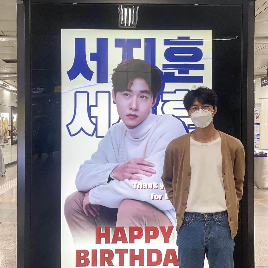 ソ・ジフンのインスタグラム：「생일 축하해주신 모든 분들 진심으로 감사드립니다. 오늘은 더 뜻깊은 생일이 될 것 같아요. 과분한 사랑을 받는다는 걸 다시 알게해주셔서 감사하고, 더 좋은 모습으로 보답하겠습니다. 사랑합니다 🖤❤️🖤」