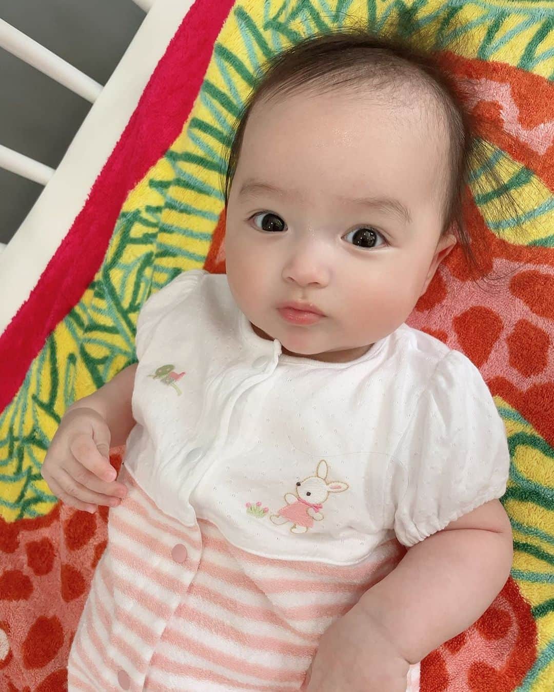 アレクサンダーのインスタグラム：「おはようございます❤️ #sister  #baby #赤ちゃん #生後半年」