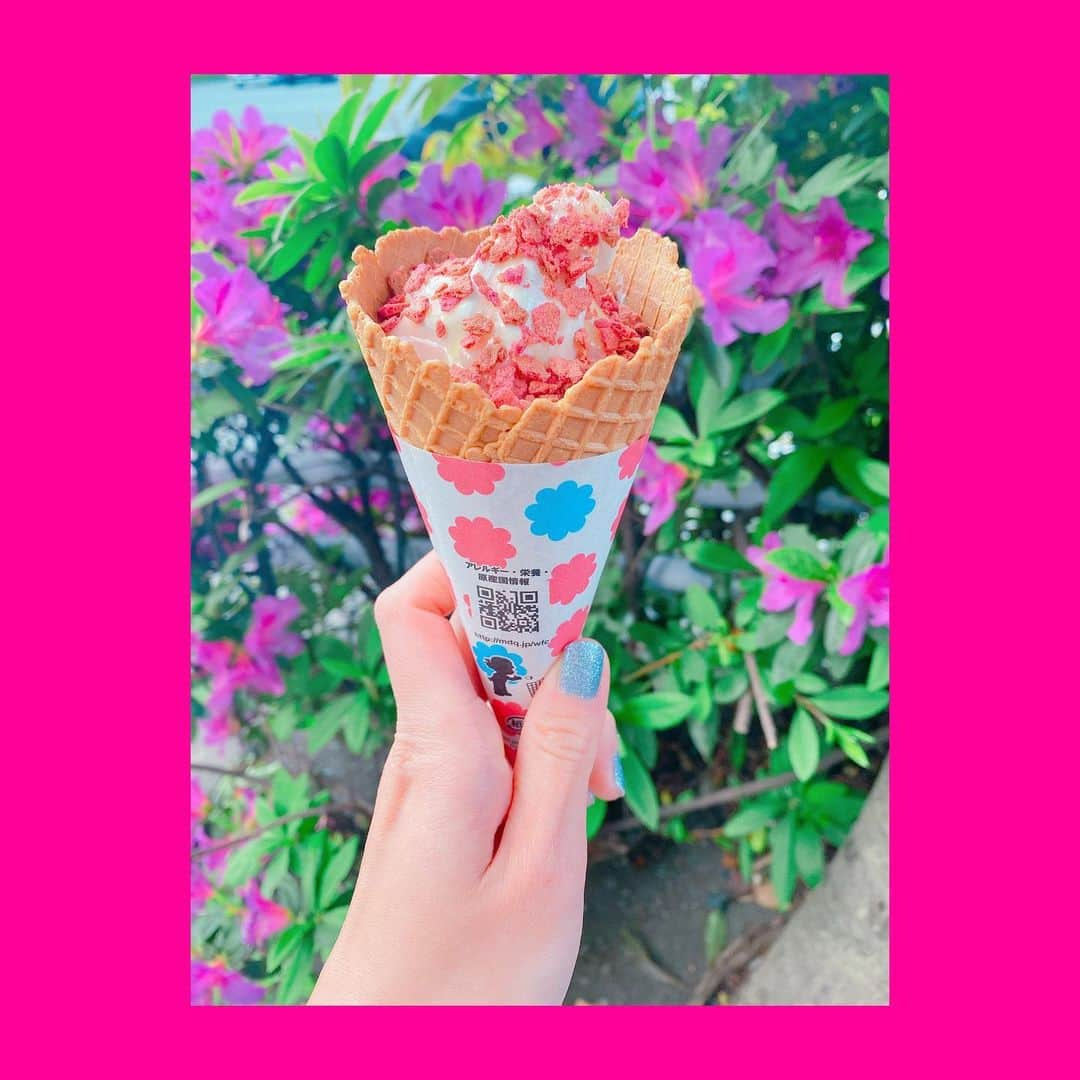 成田梨紗さんのインスタグラム写真 - (成田梨紗Instagram)「ペコちゃんはいつ見てもかわいいな〜🍬﻿ カップ全種類集めたくなる〜🥤﻿ マックに入るの久しぶりすぎて緊張した〜😋﻿ ﻿ 天気良い日が続いてるので サイクリングしたくなる日々です☀️﻿ 　 #マクドナルド #マック #ペコちゃん #ミルキーのままの味 #自転車のある生活 #ただのママチャリ #まだ慣れない」4月26日 0時04分 - narita_risa