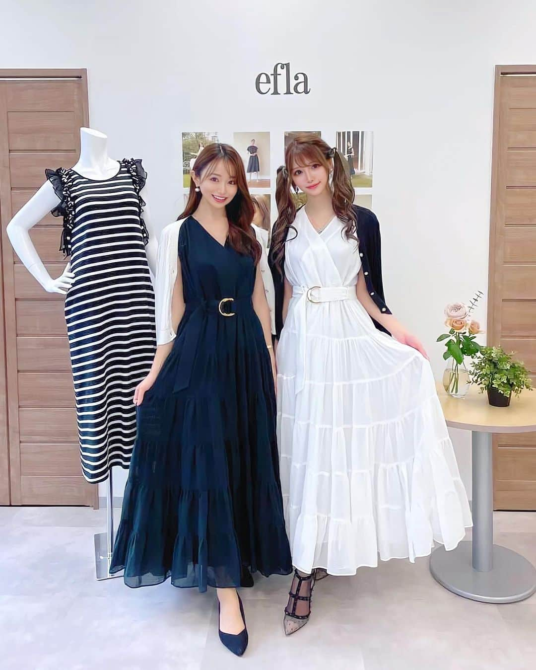 桜咲乃愛さんのインスタグラム写真 - (桜咲乃愛Instagram)「おかりえちゃんプロデュースの @efla_official の展示会にいったときの🥰💓🌸  上質なお洋服達がたくさんで可愛かったよ° ✧ (*´ `*) ✧ °  白と ベージュで悩んで持ってないベージュのワンピースを注文したよ🥰💓✨  既に何回か着て出掛けたけど組み合わせ結構できるからたくさん出番がありそう(*ˊ˘ˋ*)♪  おかりえちゃん写真と変わらず綺麗でお上品で素敵だった😌💖💎  ご招待頂きありがとうございます🥰💓🌸  #efla#おかりえちゃん#プロデュースブランド#ワンピース#コットンワンピース#展示会」4月25日 15時34分 - noasama1101