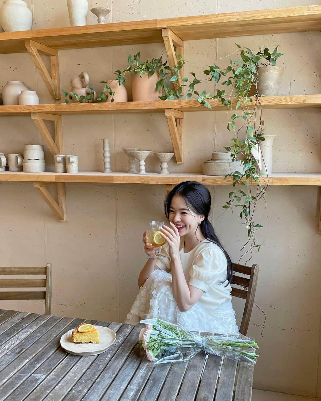 ハヌルさんのインスタグラム写真 - (ハヌルInstagram)「이번 사진 다 너무 잘 나와서 ㅠㅠ 뭐 올릴지 고민입니닷,,,,,,🌸」4月25日 15時42分 - haneulina