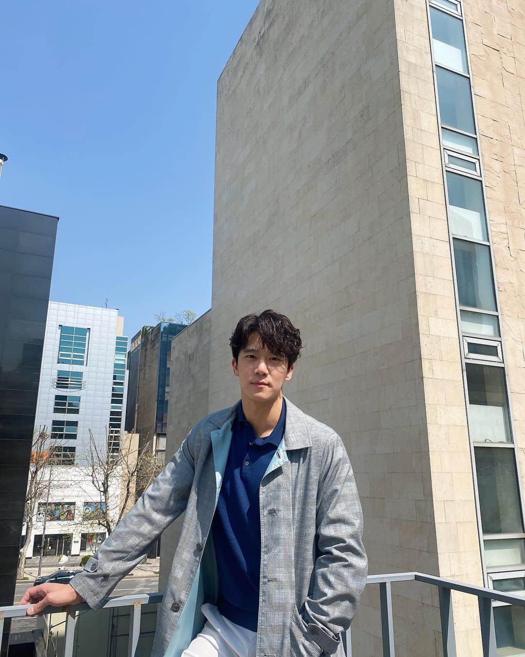 ハ・ソクジンさんのインスタグラム写真 - (ハ・ソクジンInstagram)「화창한 날의 연속 ☀️🍺」4月25日 17時49分 - haseokjin