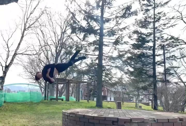 のインスタグラム：「double #parkour」