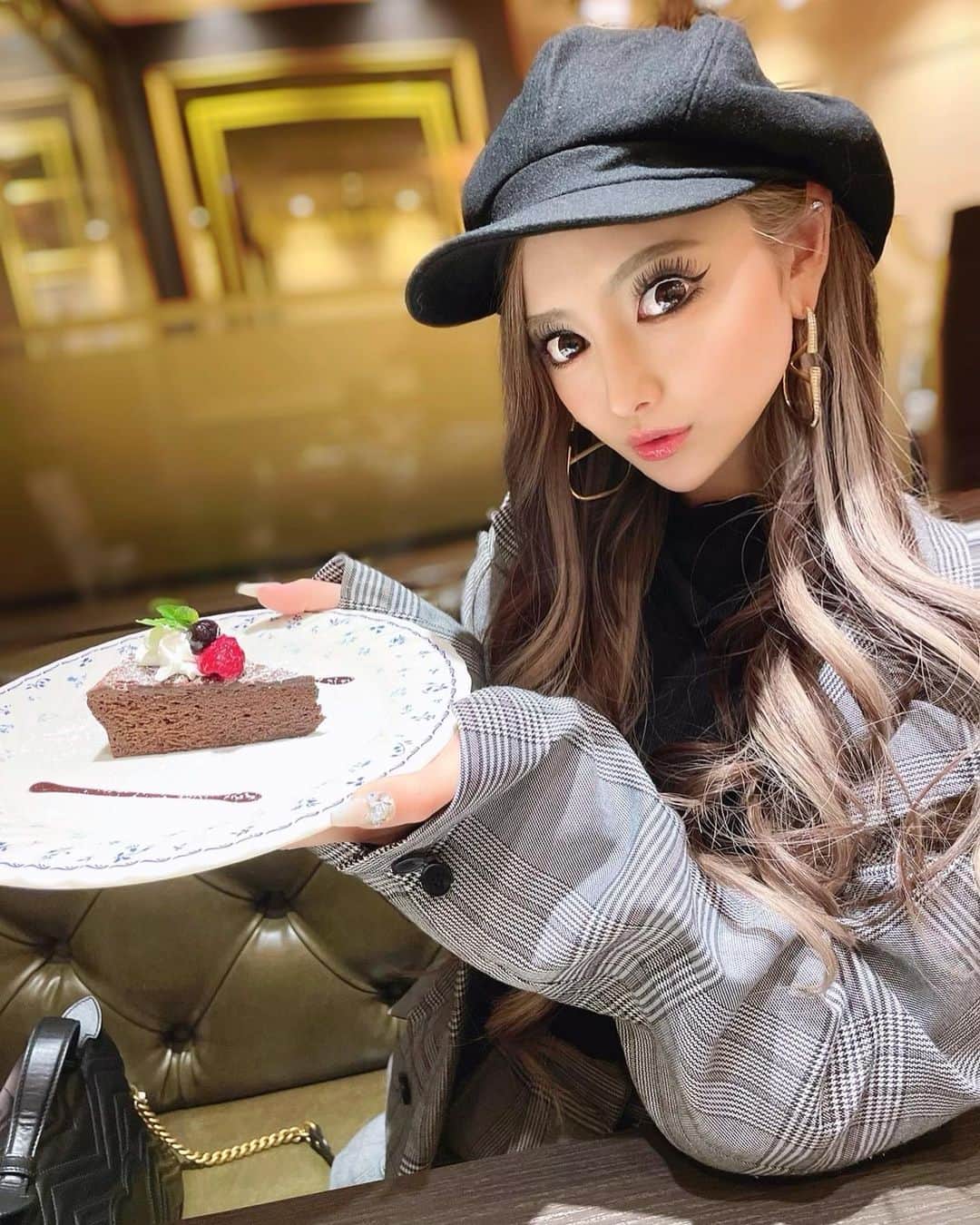 葉月芽生さんのインスタグラム写真 - (葉月芽生Instagram)「🧁🍴💕  いっぱい食べた日😚💗  甘いものすきー！  #cake  #love  #happy」4月25日 19時23分 - mei_hazuki