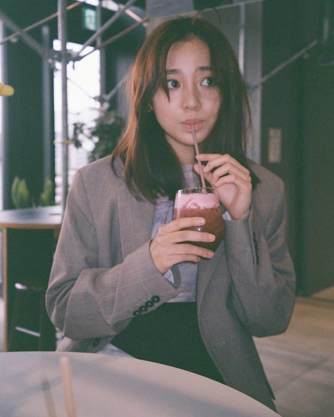 江藤百香のインスタグラム：「☕️ #daysofmomobysunny #film」