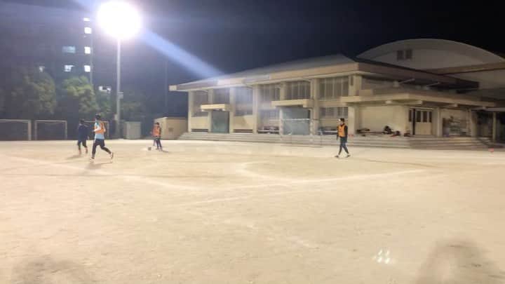 森下俊のインスタグラム：「最近の練習⚽️ 体力は落ちましたね。 けど、ボールフィーリングはまだまだいけますね。笑 土のグラウンドは中学生以来ですが、楽しくやっています‼️ 原点回帰‼️ 次の日かなりのダメージはありますが。笑 サッカーができる環境を与えてくださり感謝です！！ オレンジF.C.の皆さんありがとうございます‼️ 当分、練習が出来なくなりますが、できる日まで楽しみに。 #サッカー #まだまだ #できる #原点回帰」