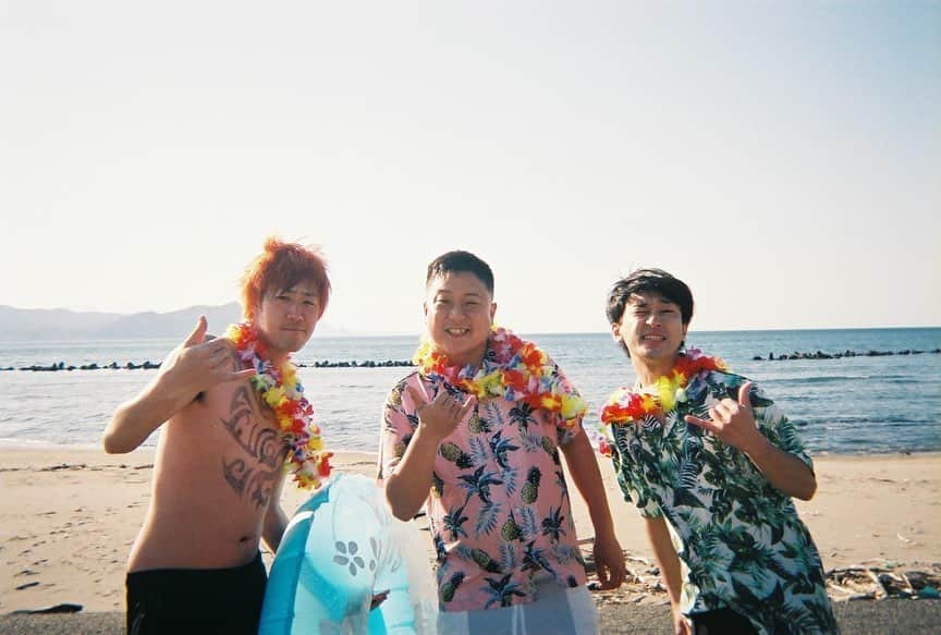 としみつのインスタグラム：「沖縄旅行してきました！  #沖縄 #夏 #海 #旅行  #ゴリオキナワチャンネル」