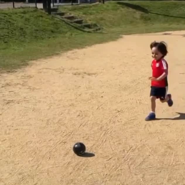 大崎玲央のインスタグラム：「Oh no😱😂⚽️ #ohno #ohnonono @___11crazyboys11___」