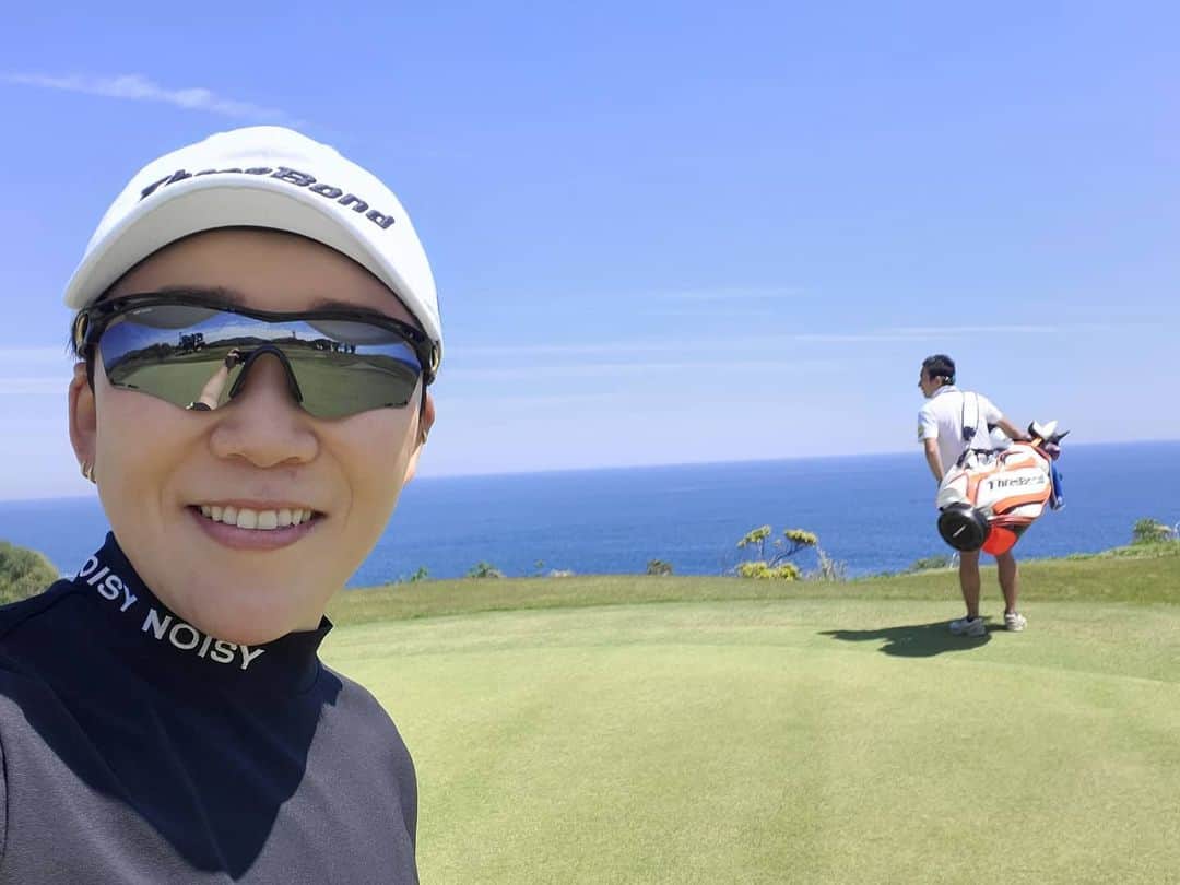 のインスタグラム：「힘내준 우리팀들  응원해주신 많은분들 다시 한번 감사합니다. 조금 더 두들겨서  단단해져 곧 돌아오겠습니다.  이번주 아쉽지만 그래도 3위도 했으니  이제 아시죠??😁😁  모두 고생많으셨어요!」