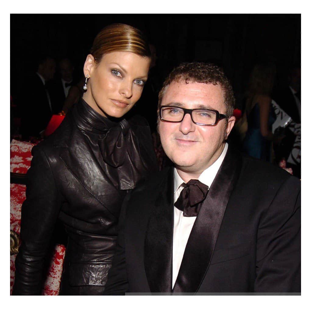 リンダ・エヴァンジェリスタのインスタグラム：「💔 @alberelbaz8 🕊 I will cherish our times together and forever keep you in my heart. 🖤 Rest In Peace Alber 🙏🏻」